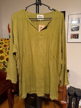 Rhea Olive Split-Neck Long Sleeve Tunic